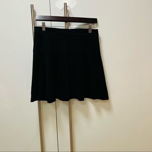 NWOT Gap Black Mini Skirt Size 4P. Generous Fit (more like a 6).Luxurious fabric